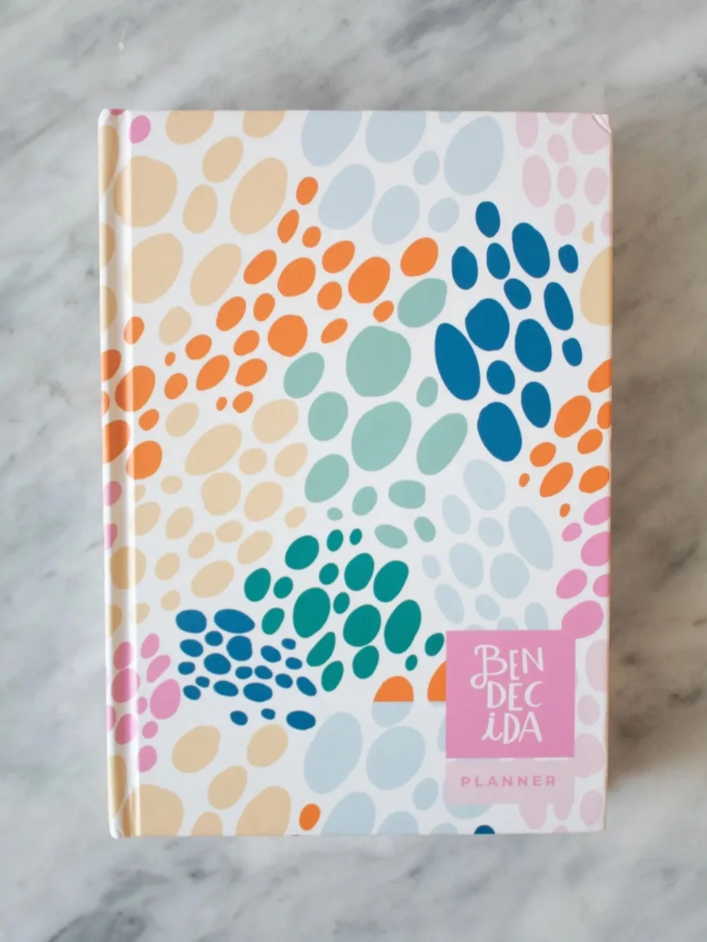 Bendecida Planner Multicolor Dot Pattern